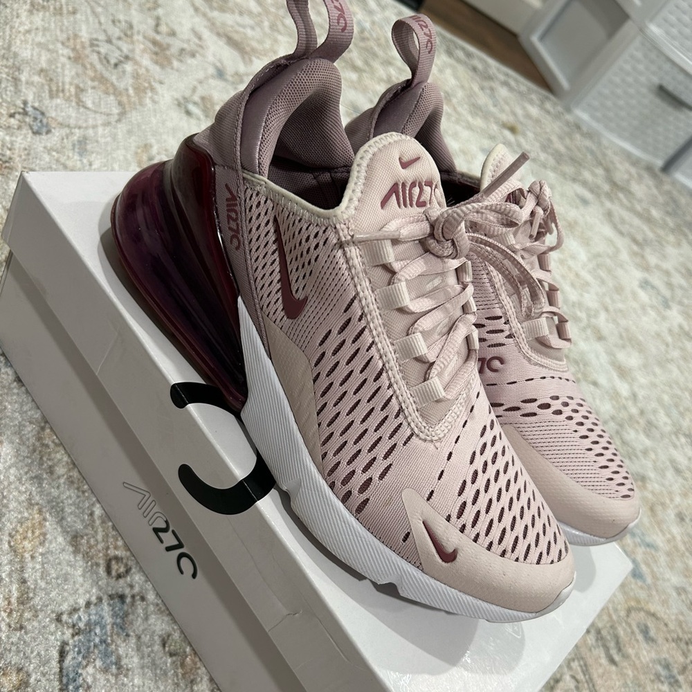 Nike Air Max 270
